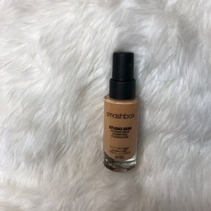 Smashbox Makeup - NWT Smashbox Studio Skin Foundation Smashbox Makeup - NWT Smashbox Studio Skin Foundation